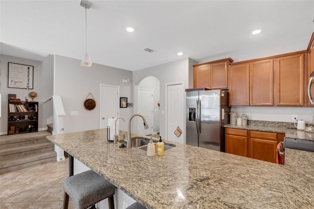 For Sale: $254,900 (2 beds, 2 baths, 1368 Square Feet)