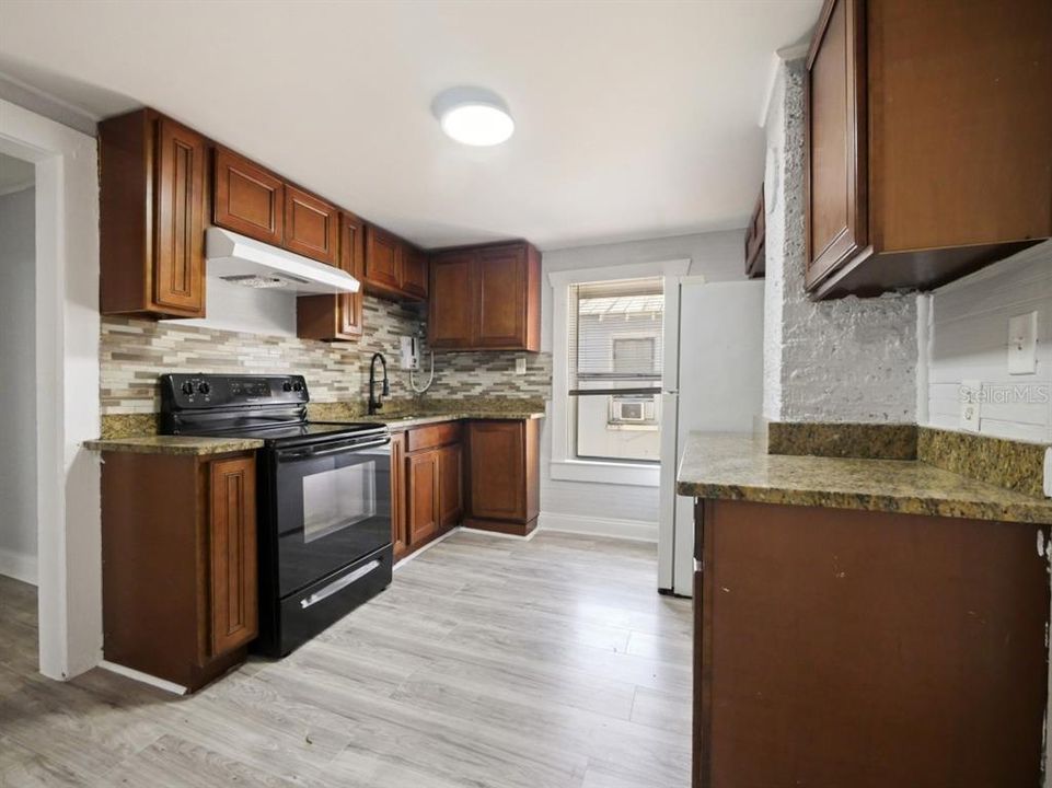 For Sale: $249,000 (3 beds, 1 baths, 1110 Square Feet)