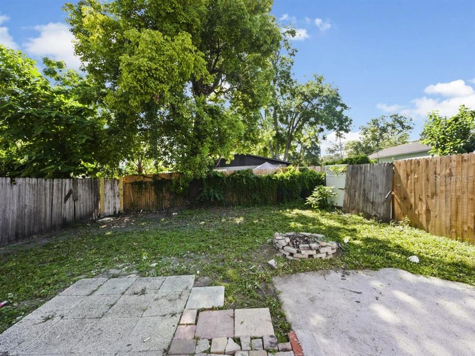 For Sale: $249,000 (3 beds, 1 baths, 1110 Square Feet)