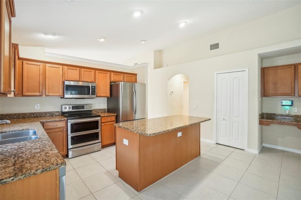 For Sale: $415,000 (4 beds, 2 baths, 1970 Square Feet)