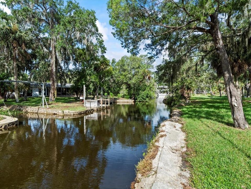 For Sale: $730,000 (3 beds, 3 baths, 936 Square Feet)