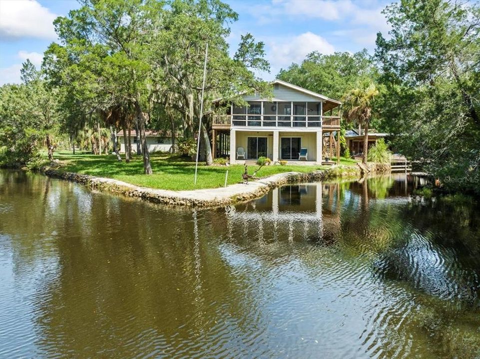 For Sale: $730,000 (3 beds, 3 baths, 936 Square Feet)