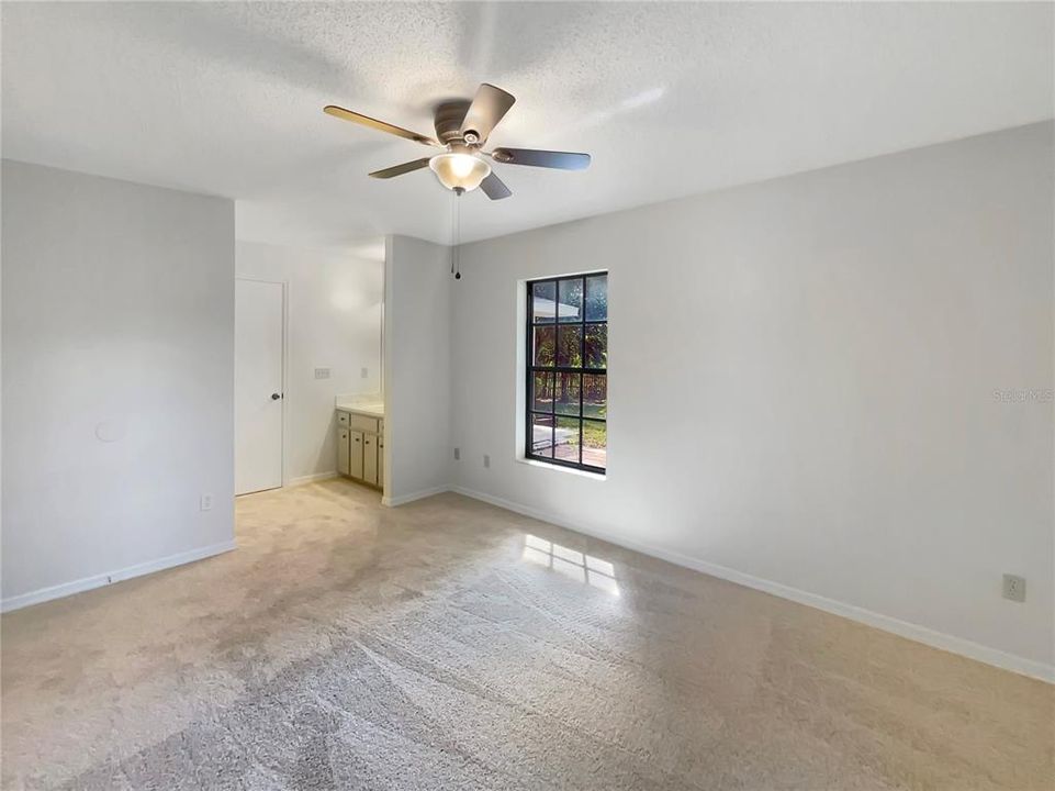 For Sale: $275,000 (2 beds, 2 baths, 1296 Square Feet)