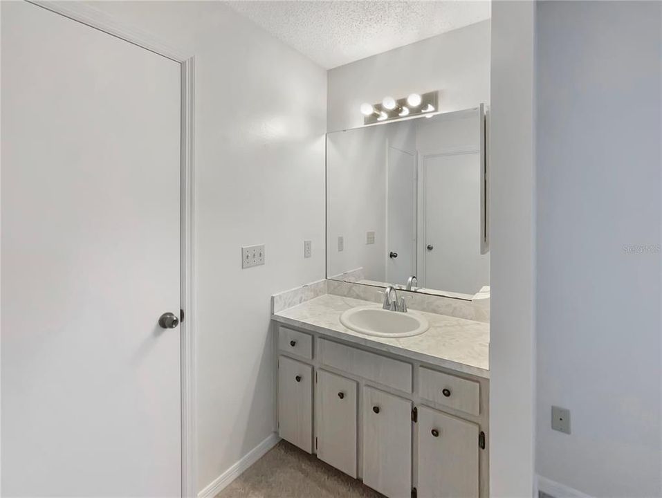 For Sale: $275,000 (2 beds, 2 baths, 1296 Square Feet)