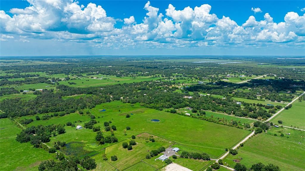 En Venta: $1,900,000 (31.86 acres)