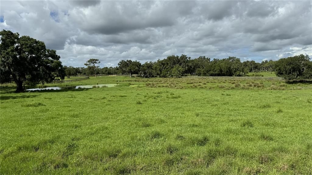 En Venta: $1,900,000 (31.86 acres)