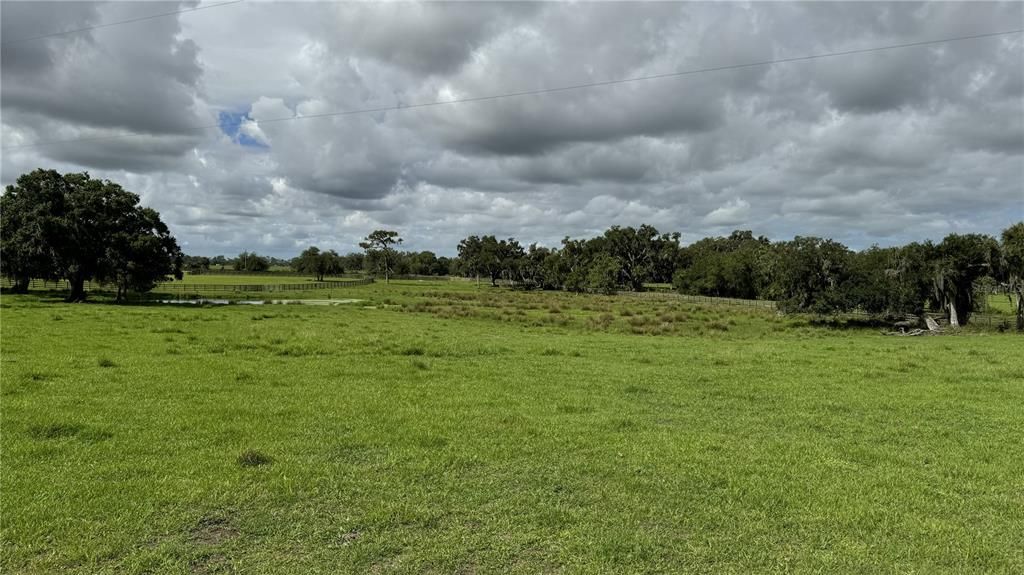 En Venta: $1,900,000 (31.86 acres)