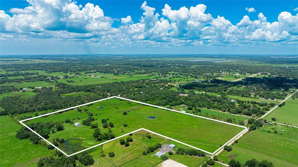 На продажу: $1,900,000 (31.86 acres)