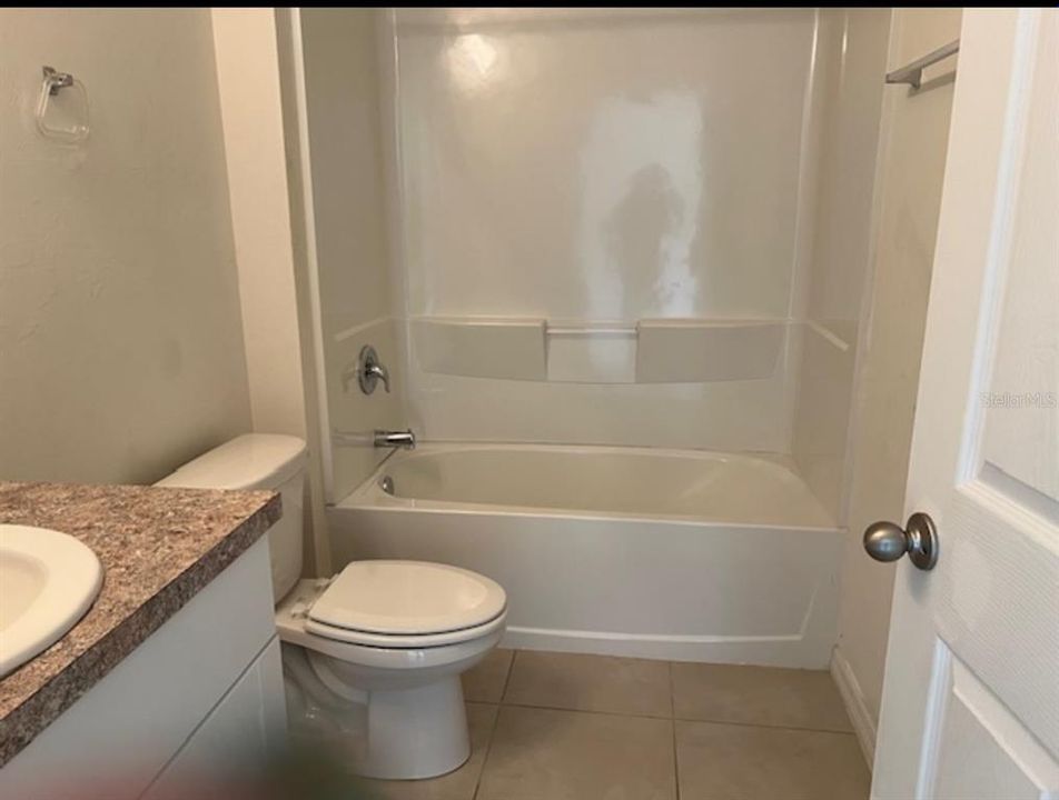 For Rent: $2,195 (3 beds, 2 baths, 1828 Square Feet)