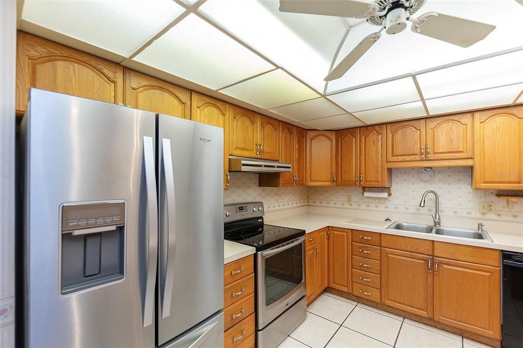 For Sale: $299,000 (2 beds, 2 baths, 1193 Square Feet)