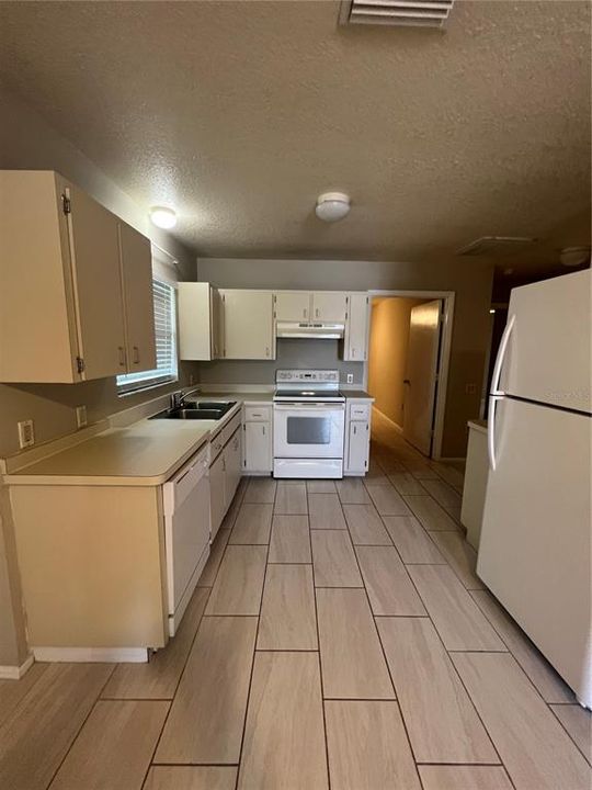 For Rent: $1,500 (2 beds, 1 baths, 1657 Square Feet)