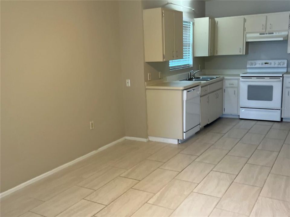 For Rent: $1,500 (2 beds, 1 baths, 1657 Square Feet)