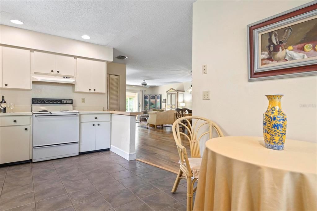 For Sale: $239,000 (2 beds, 2 baths, 1311 Square Feet)