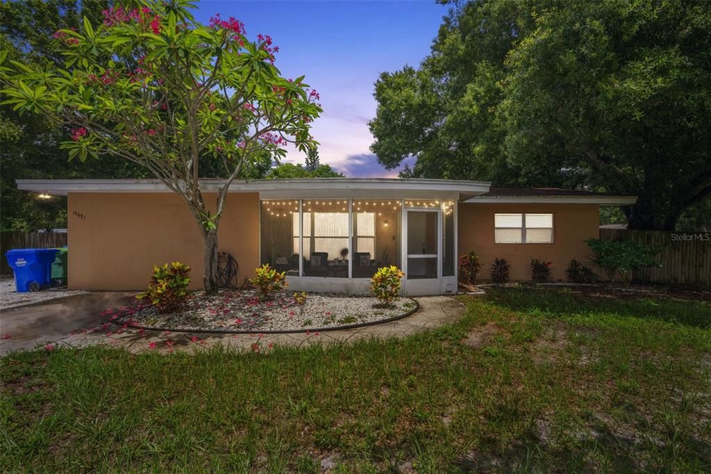 Recently Sold: $400,000 (3 beds, 2 baths, 1498 Square Feet)