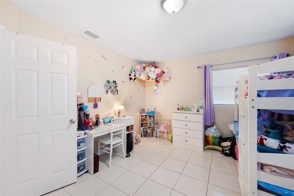 For Sale: $400,000 (3 beds, 2 baths, 1498 Square Feet)