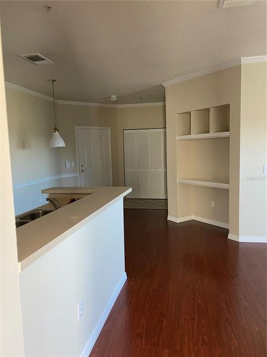 For Rent: $1,800 (2 beds, 2 baths, 1091 Square Feet)