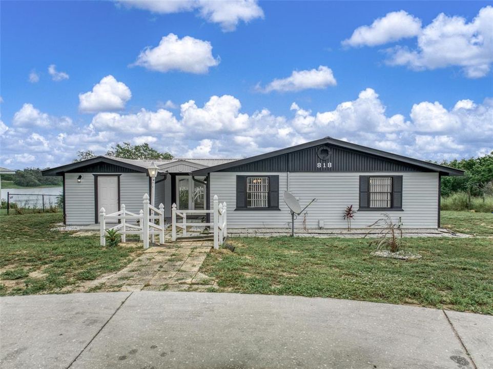 For Sale: $329,900 (3 beds, 2 baths, 1736 Square Feet)