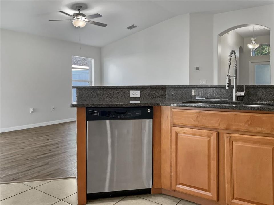 For Sale: $375,000 (4 beds, 2 baths, 1906 Square Feet)