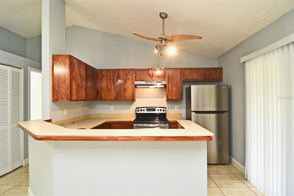 For Sale: $269,500 (3 beds, 2 baths, 1011 Square Feet)