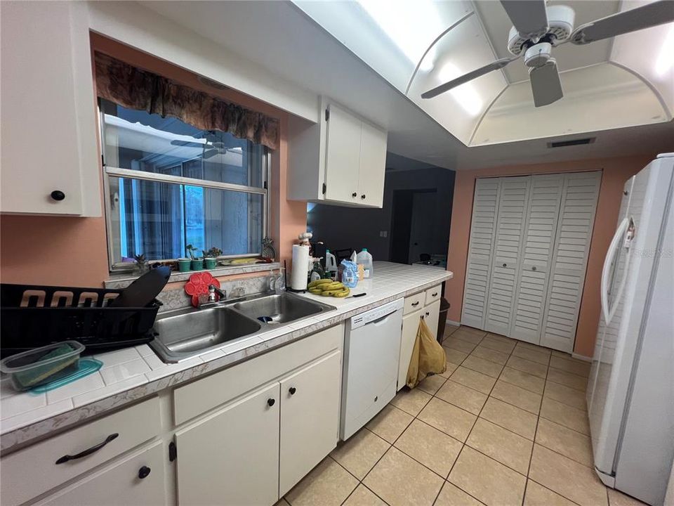 For Rent: $3,000 (3 beds, 2 baths, 1528 Square Feet)