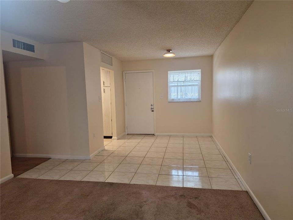 For Rent: $1,300 (1 beds, 1 baths, 732 Square Feet)
