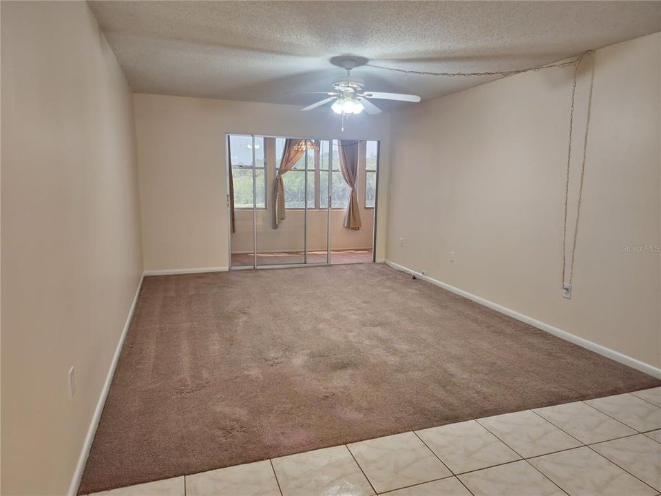 For Rent: $1,300 (1 beds, 1 baths, 732 Square Feet)