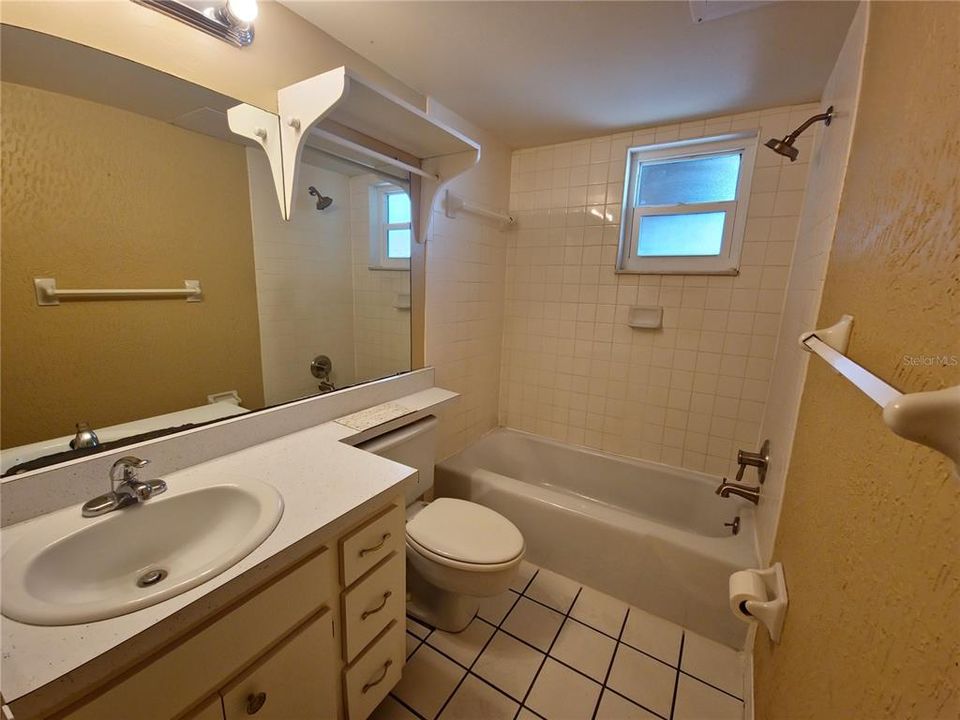 For Rent: $1,275 (1 beds, 1 baths, 732 Square Feet)