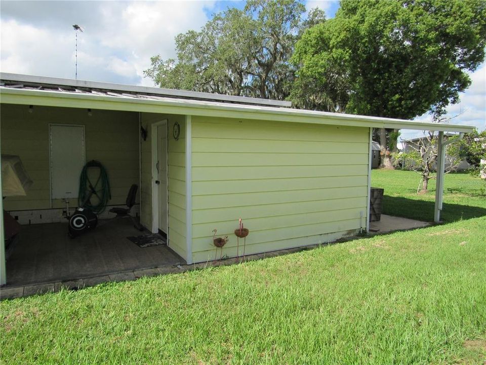 Attached utility/laundry room.