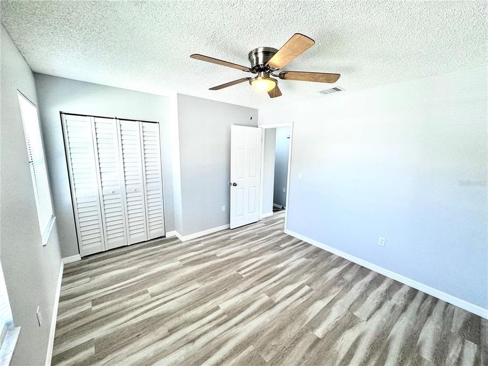 For Sale: $185,000 (2 beds, 1 baths, 992 Square Feet)