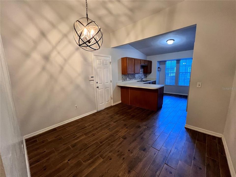 For Rent: $2,000 (2 beds, 2 baths, 1102 Square Feet)