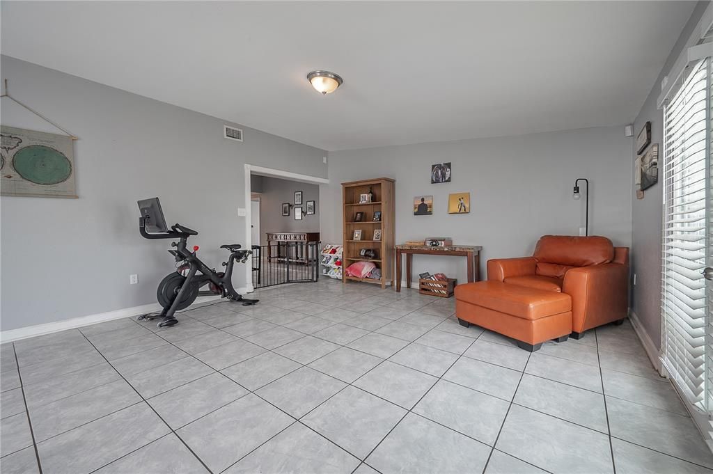 Active With Contract: $360,000 (3 beds, 2 baths, 1546 Square Feet)