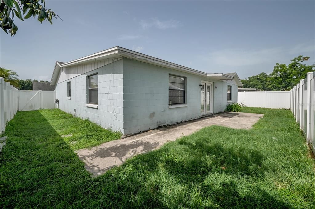 Active With Contract: $360,000 (3 beds, 2 baths, 1546 Square Feet)