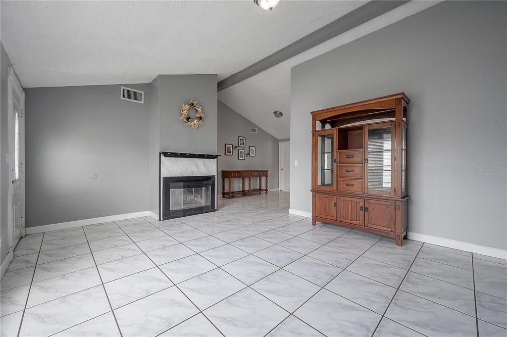 Active With Contract: $360,000 (3 beds, 2 baths, 1546 Square Feet)