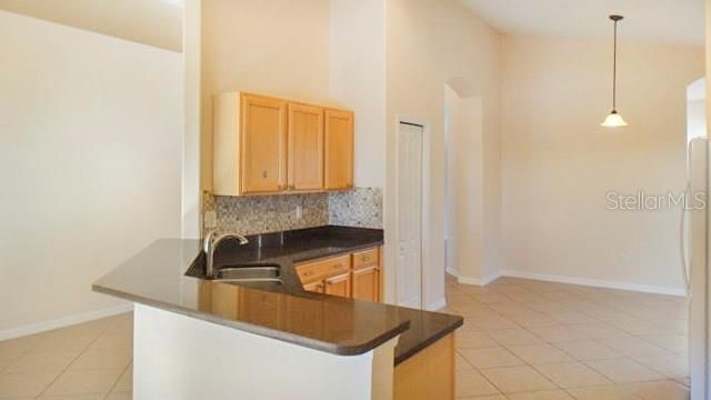 For Rent: $3,195 (3 beds, 2 baths, 2042 Square Feet)