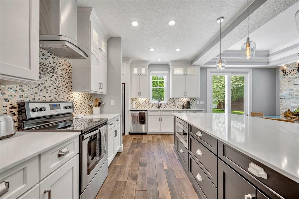 Kitchen updated in 2020 showcases Quartz Countertops, Soft-Close Cabinets & Stainless Steel Appliances