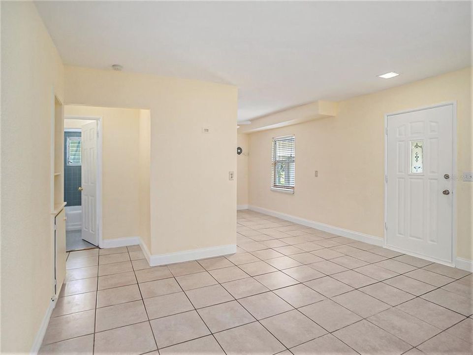 For Sale: $299,999 (3 beds, 2 baths, 970 Square Feet)