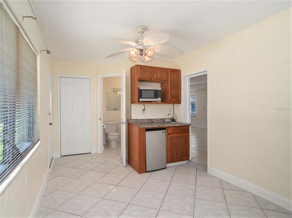 For Sale: $299,999 (3 beds, 2 baths, 970 Square Feet)