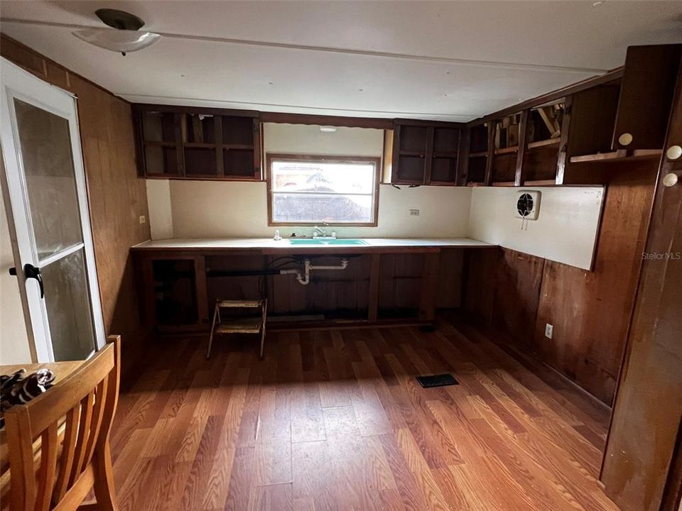 For Sale: $69,000 (1 beds, 1 baths, 528 Square Feet)