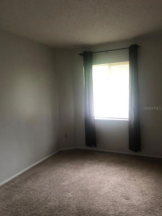 For Rent: $1,350 (2 beds, 1 baths, 975 Square Feet)