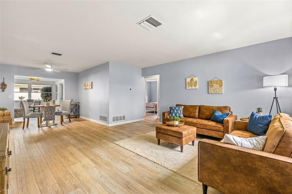 Active With Contract: $429,000 (3 beds, 2 baths, 1458 Square Feet)