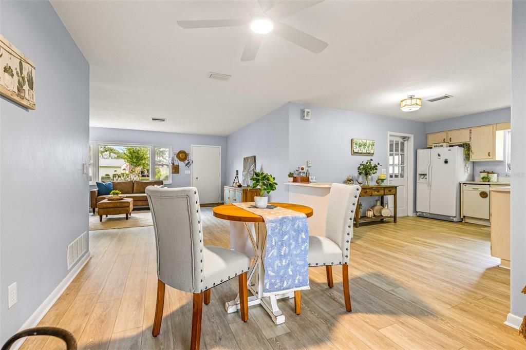 Active With Contract: $429,000 (3 beds, 2 baths, 1458 Square Feet)