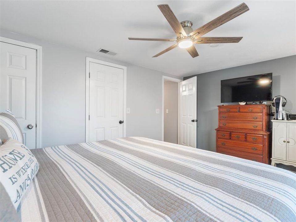 For Sale: $235,000 (2 beds, 2 baths, 1152 Square Feet)