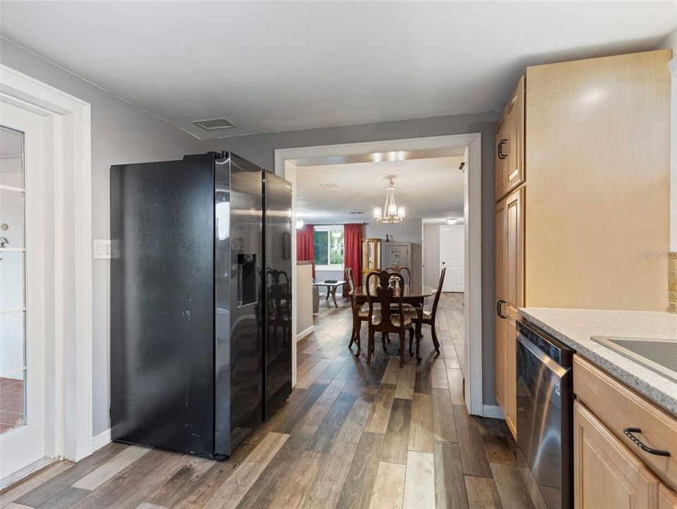 For Sale: $235,000 (2 beds, 2 baths, 1152 Square Feet)