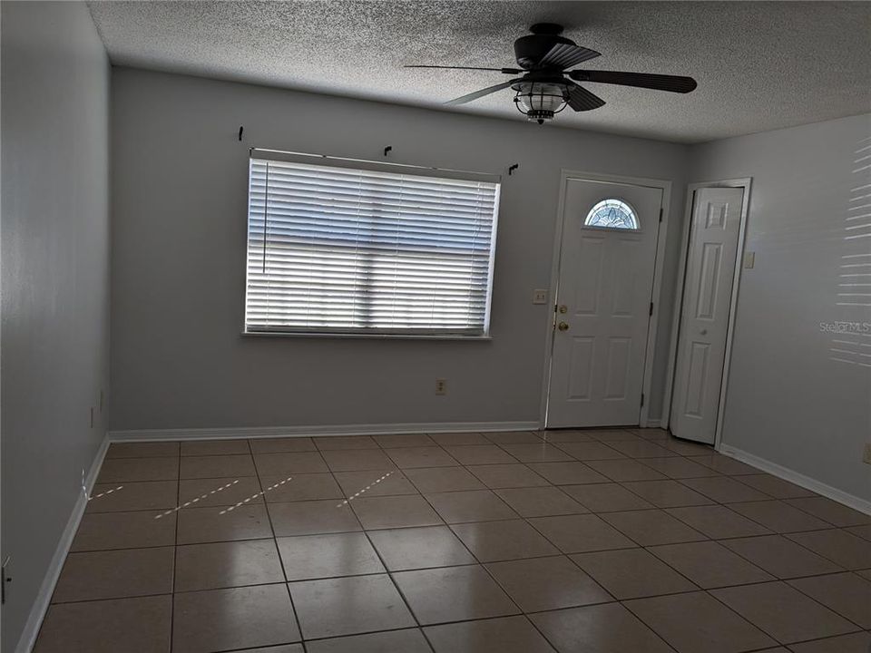 For Rent: $1,875 (3 beds, 2 baths, 1000 Square Feet)