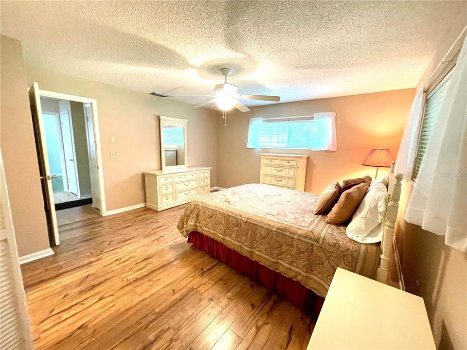 For Rent: $1,850 (2 beds, 2 baths, 1727 Square Feet)
