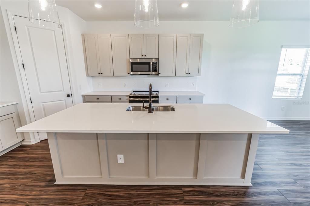 For Sale: $428,674 (3 beds, 2 baths, 1752 Square Feet)