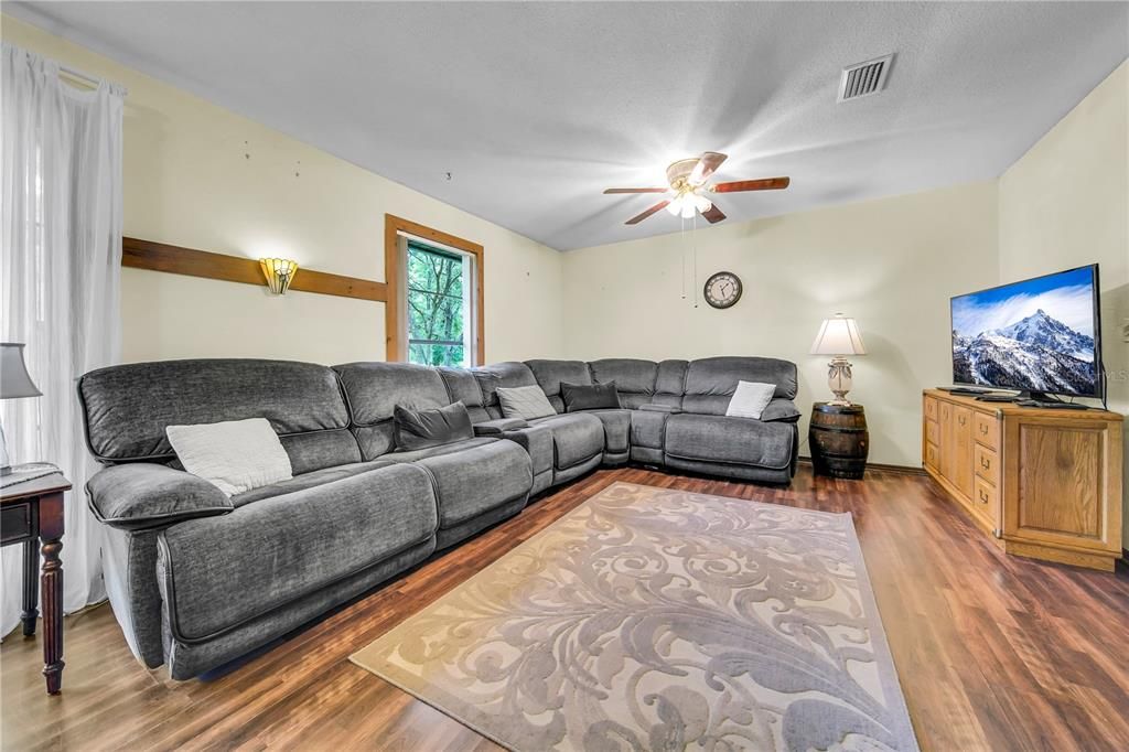 For Sale: $475,000 (2 beds, 2 baths, 1740 Square Feet)