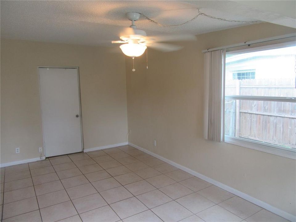 For Rent: $2,100 (2 beds, 1 baths, 1152 Square Feet)