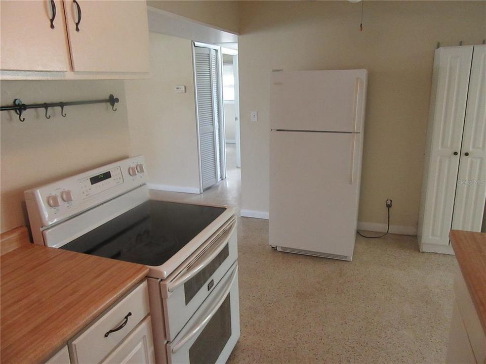 For Rent: $2,100 (2 beds, 1 baths, 1152 Square Feet)