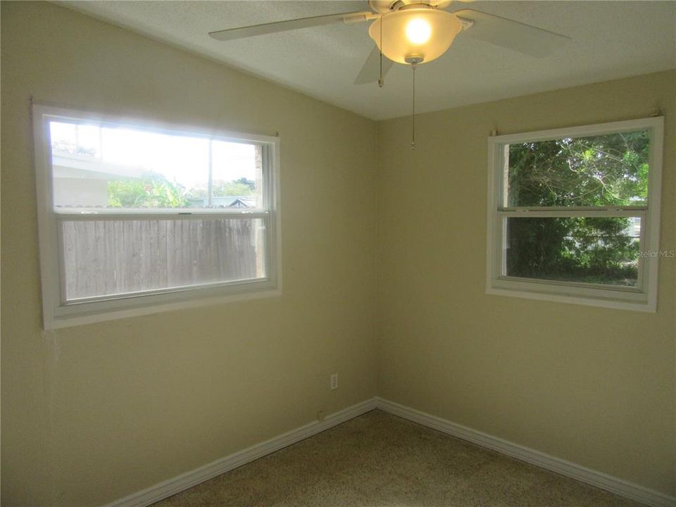 For Rent: $2,100 (2 beds, 1 baths, 1152 Square Feet)